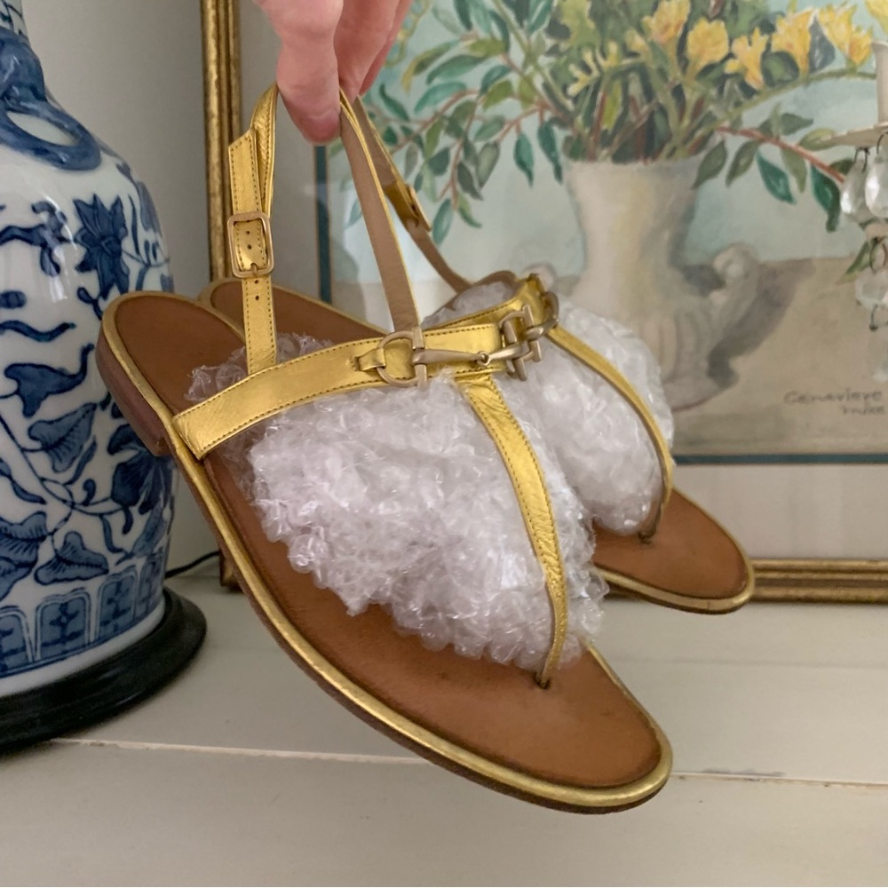 Gucci Horsebit Gold Metallic Flat Sandals - Picture 3 of 14